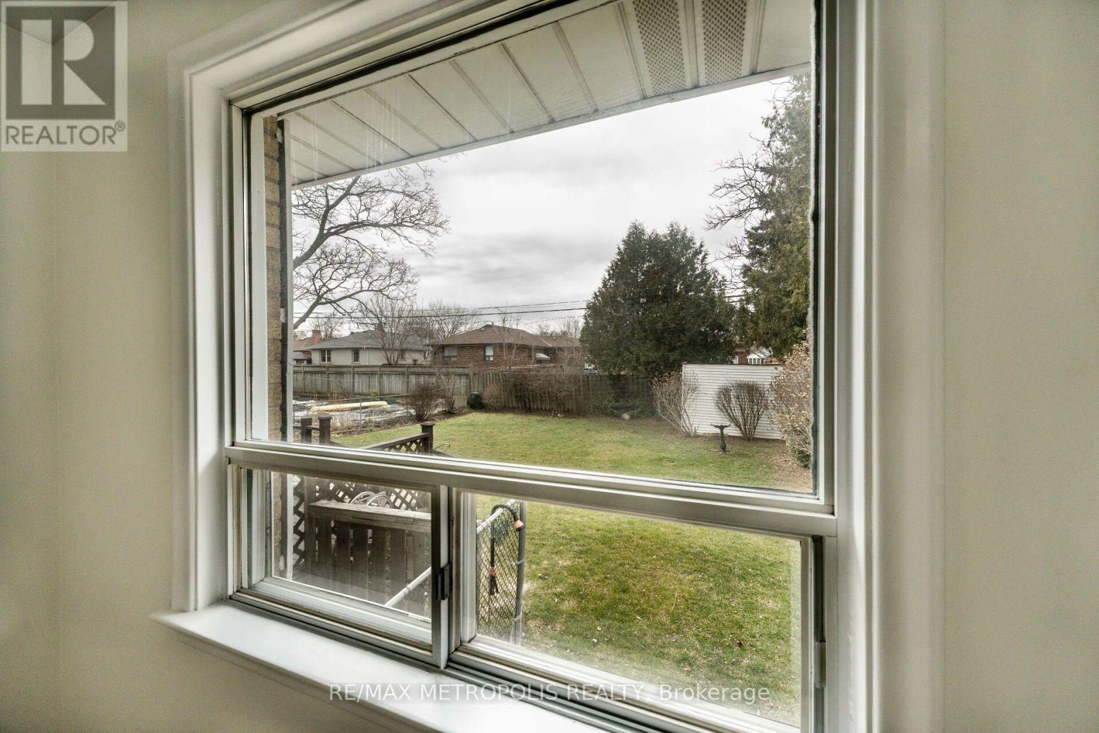 20 Perivale Crescent, Toronto, Ontario  M1J 2C1 - Photo 45 - E13798878