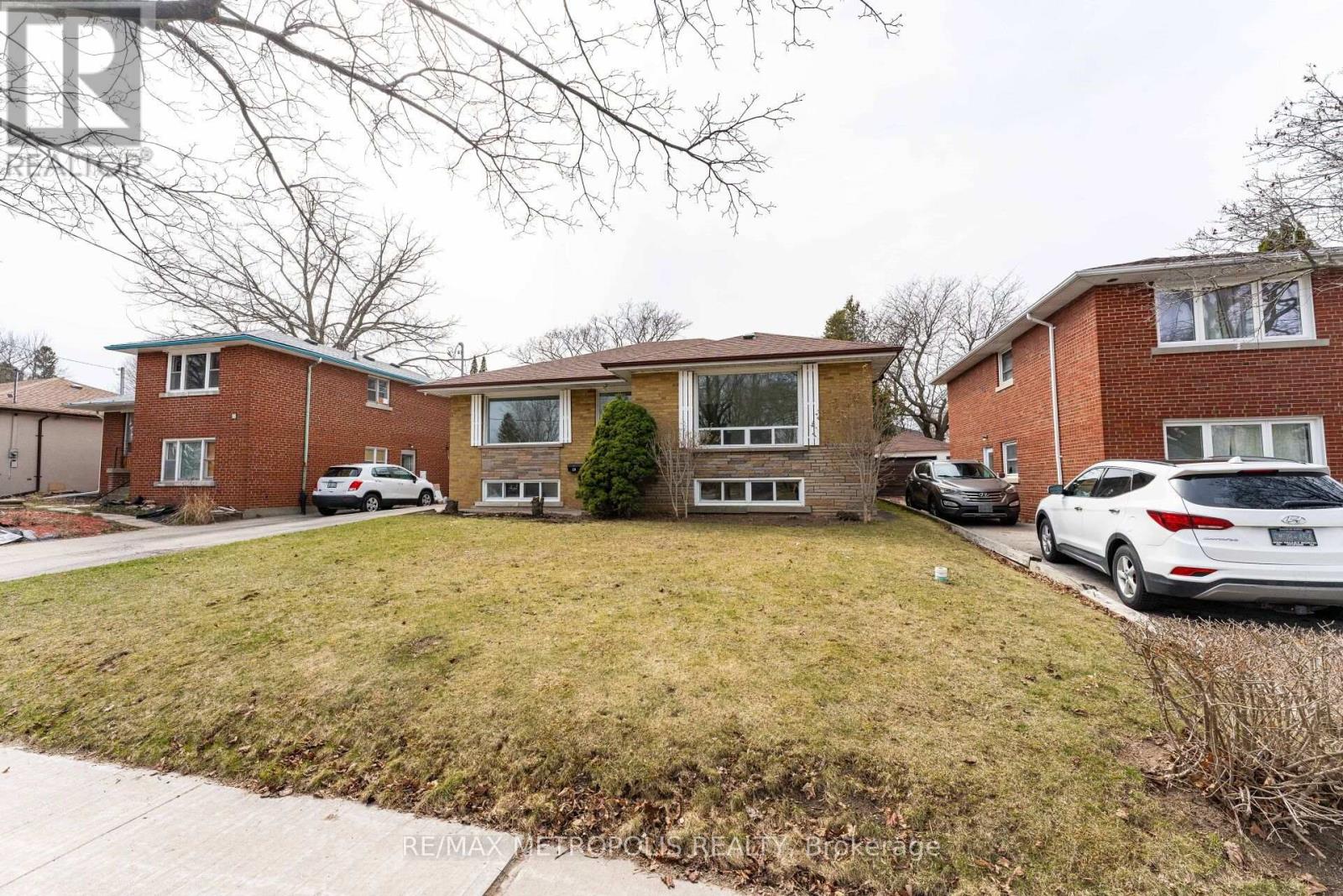 20 Perivale Crescent, Toronto, Ontario  M1J 2C1 - Photo 5 - E13798878