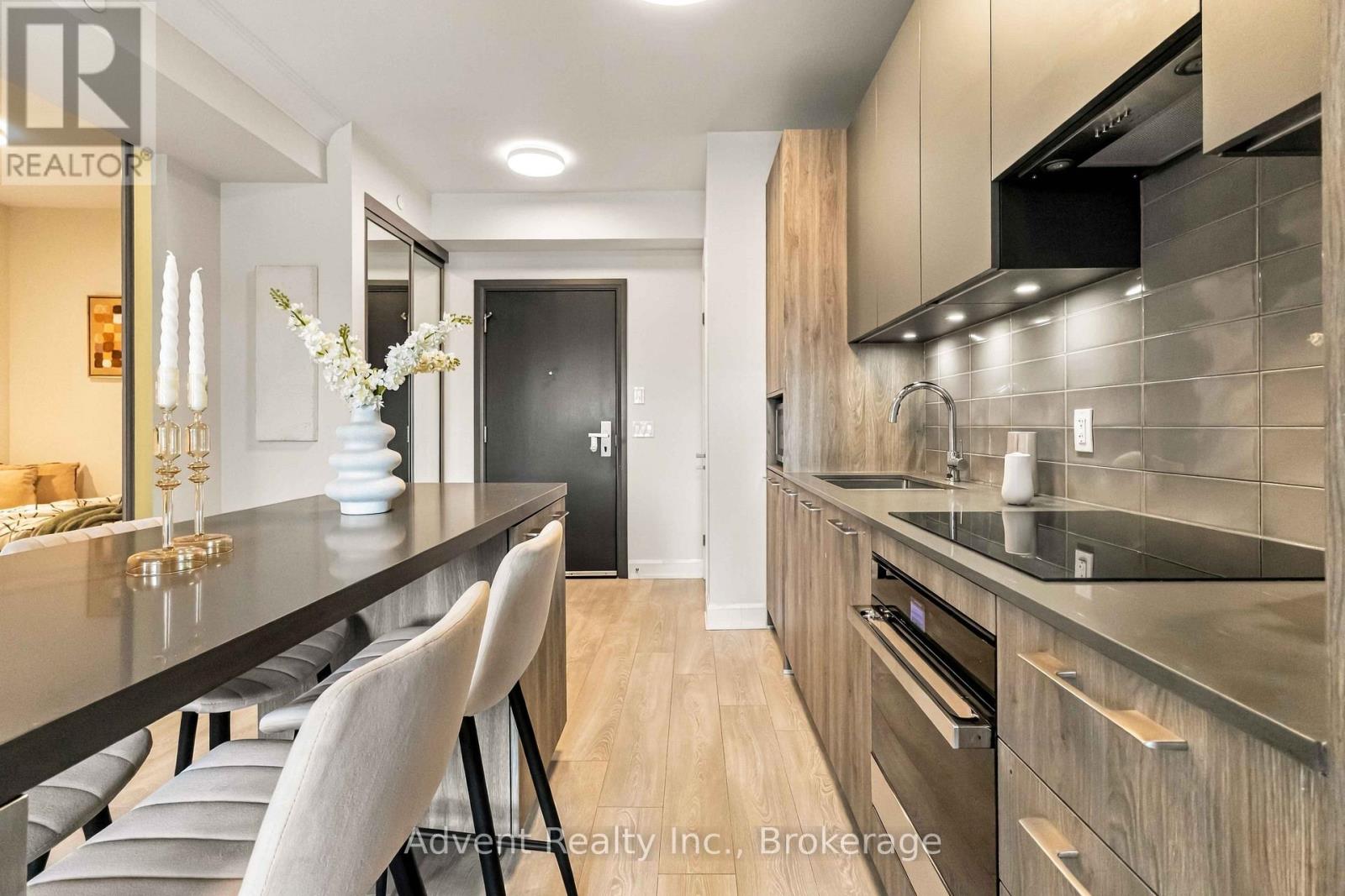 327 - 38 Water Walk Drive, Markham, Ontario  L3R 6M8 - Photo 9 - N13798826
