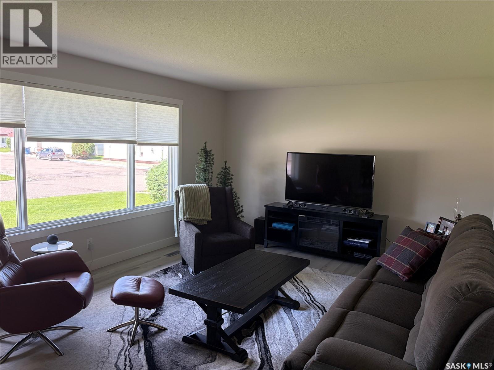 201 1st Street, Kelvington, Saskatchewan  S0A 1W0 - Photo 4 - SK041875