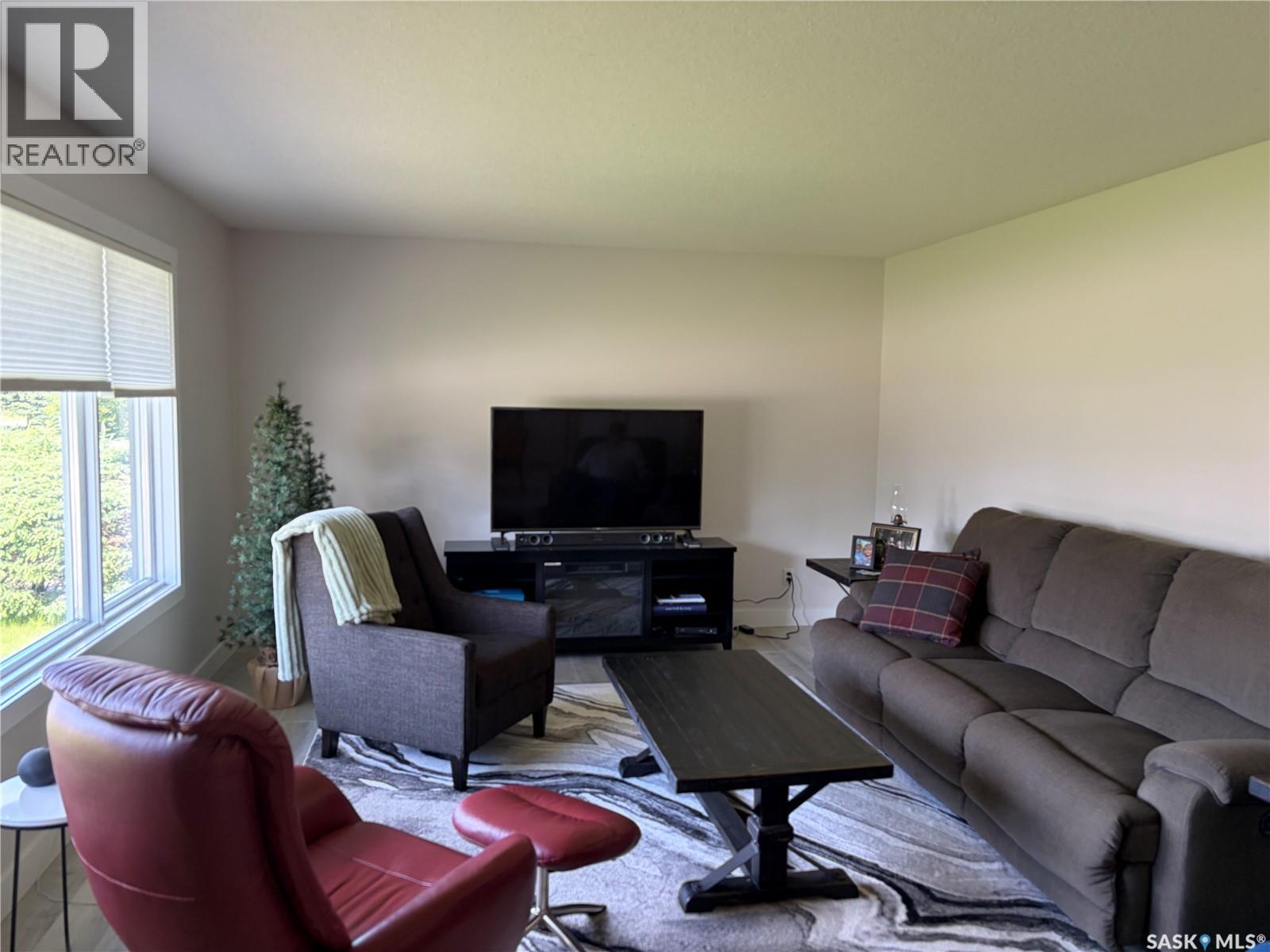 201 1st Street, Kelvington, Saskatchewan  S0A 1W0 - Photo 5 - SK041875