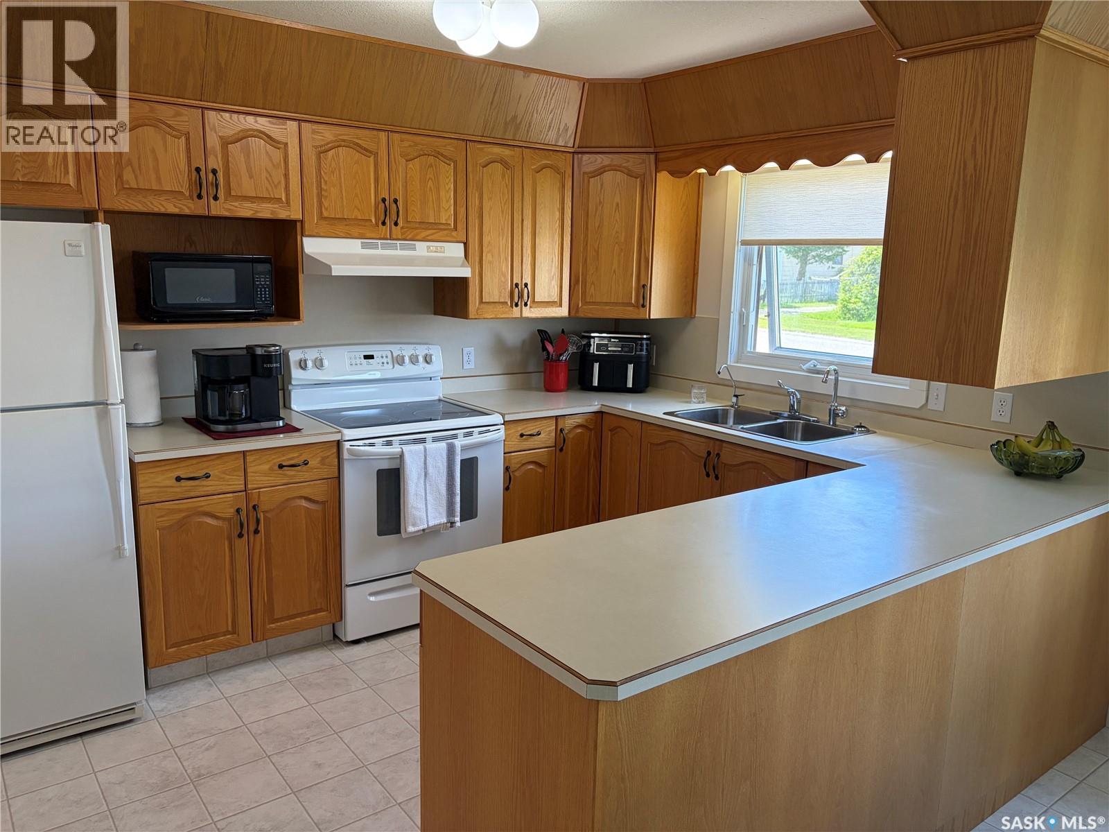 201 1st Street, Kelvington, Saskatchewan  S0A 1W0 - Photo 10 - SK041875