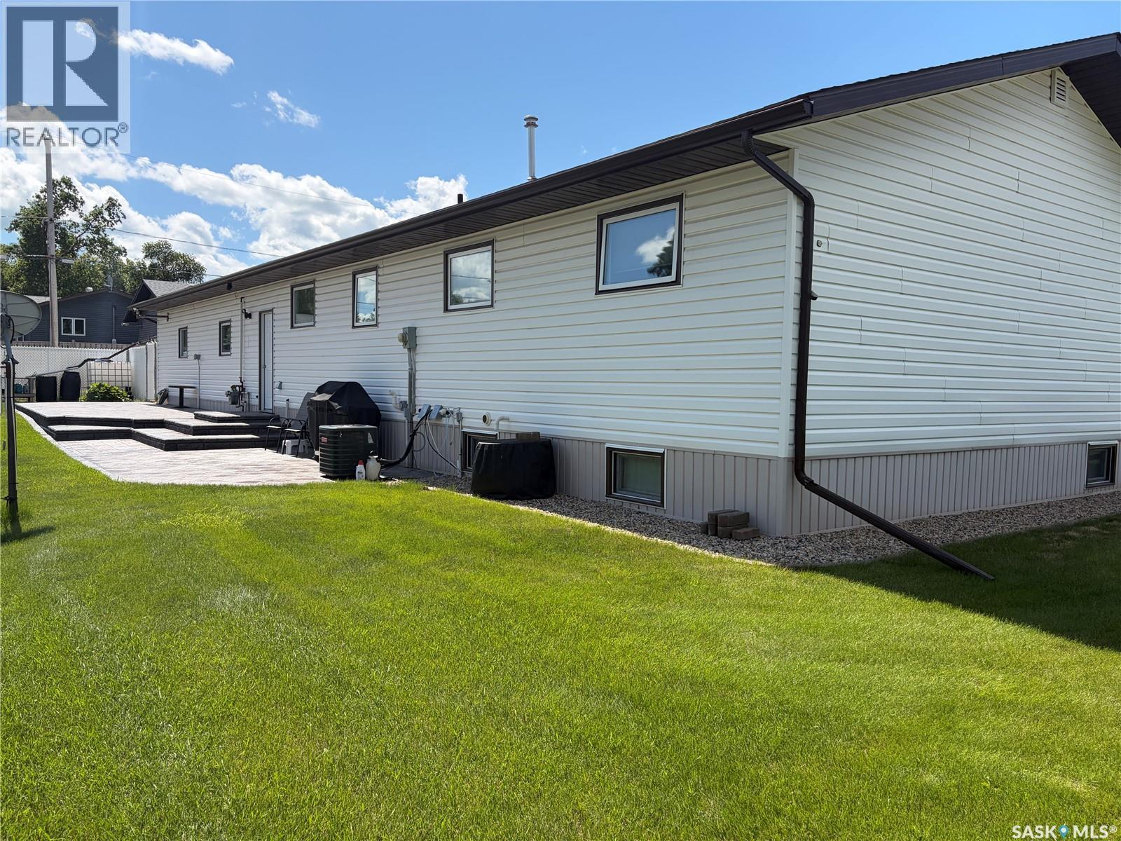 201 1st Street, Kelvington, Saskatchewan  S0A 1W0 - Photo 38 - SK041875