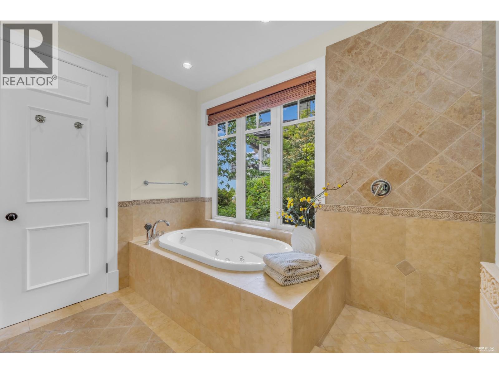 2673 Folkestone Way, West Vancouver, British Columbia  V7S 3H8 - Photo 16 - R3130335