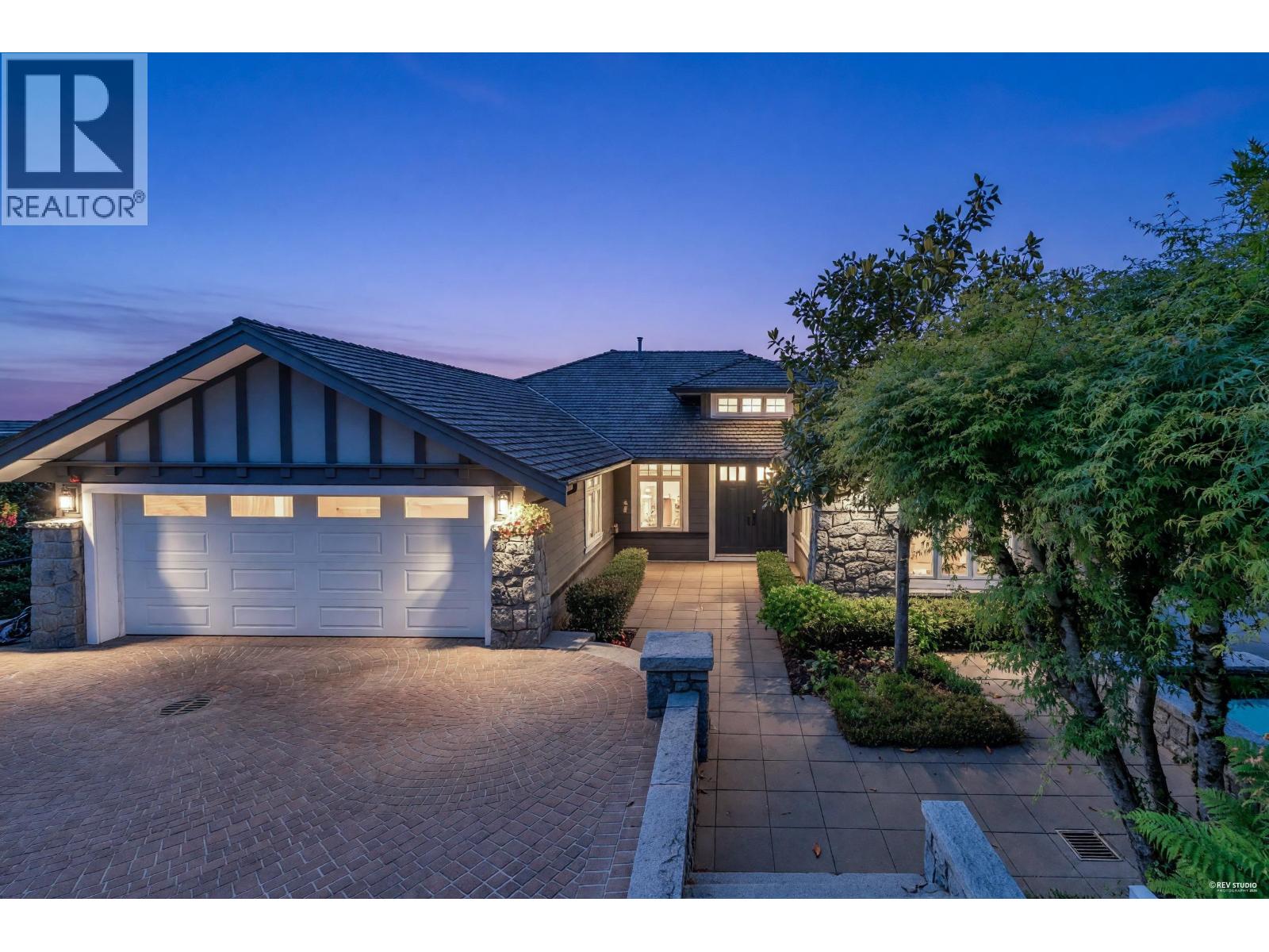 2673 Folkestone Way, West Vancouver, British Columbia  V7S 3H8 - Photo 3 - R3130335