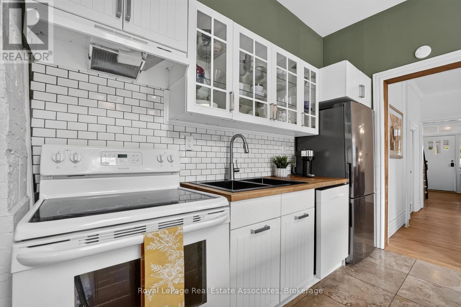 15 Charles Street, Halton Hills, Ontario  L7G 2Z1 - Photo 17 - W13798176