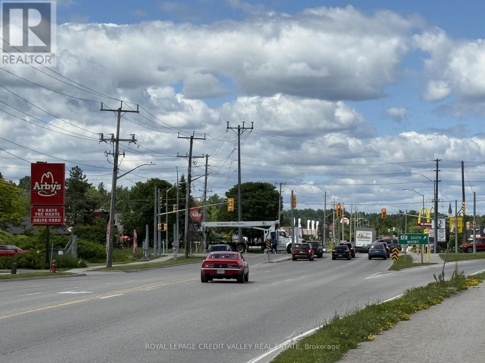 380 Memorial Avenue, Orillia, Ontario  L3V 6K8 - Photo 5 - S13471310