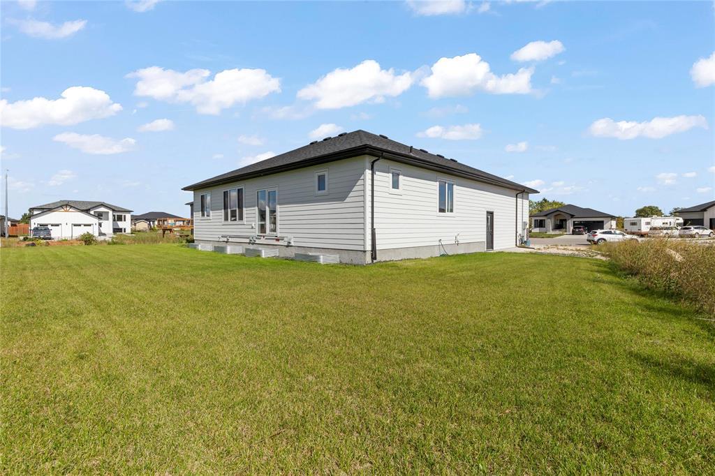 51 Carrera Cove, Steinbach, Manitoba  R5G 2Y3 - Photo 33 - 202623212