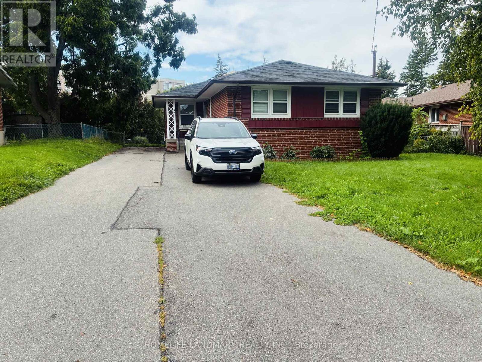 BSMT APT - 3 TINDER CRESCENT, Toronto, Ontario