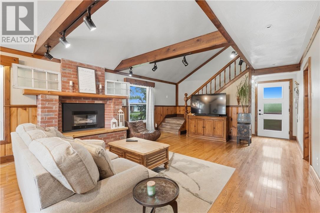 102 Cross Street, Lively, Ontario  P3Y 1M8 - Photo 4 - 2130460