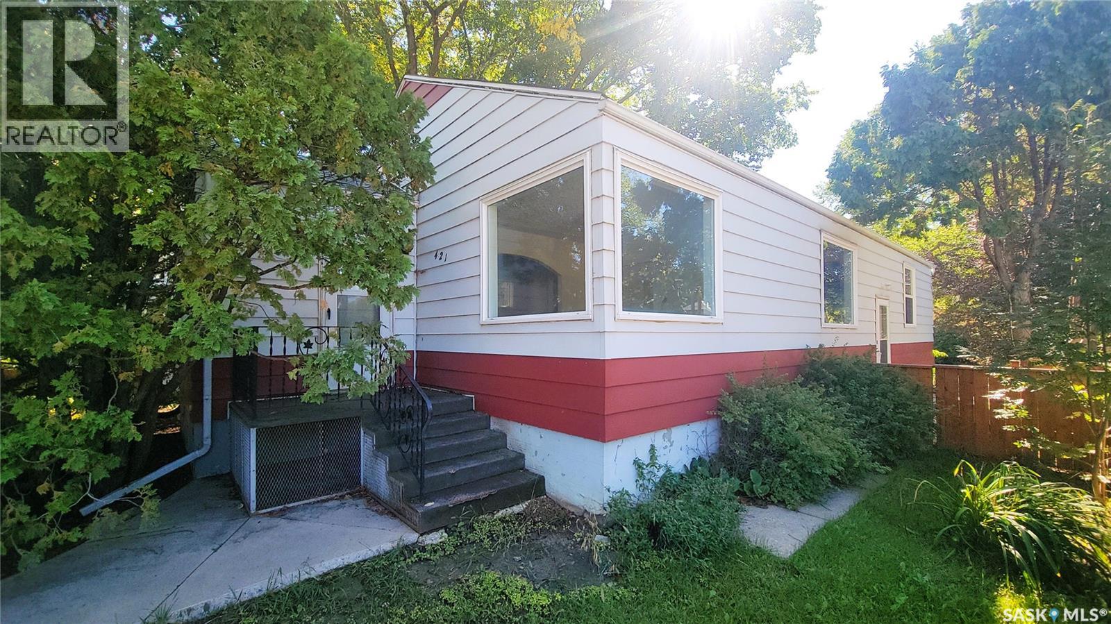 421 29th Street W, Saskatoon, Saskatchewan  S7L 0M3 - Photo 1 - SK048706