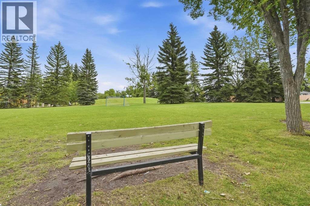 22 Lincoln Green SW, Calgary, Alberta  T3R 7G6 - Photo 37 - A2343763