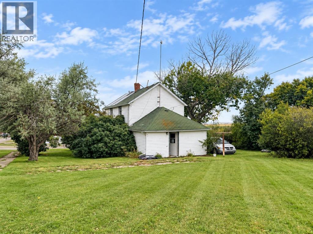 204 Christian Avenue W, Standard, Alberta  T0J 0M0 - Photo 4 - A2345754