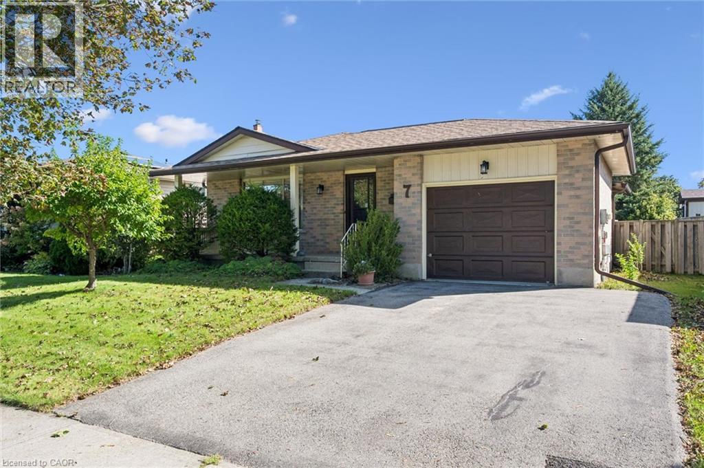 7 COUNTRYSIDE Crescent, Kitchener, Ontario