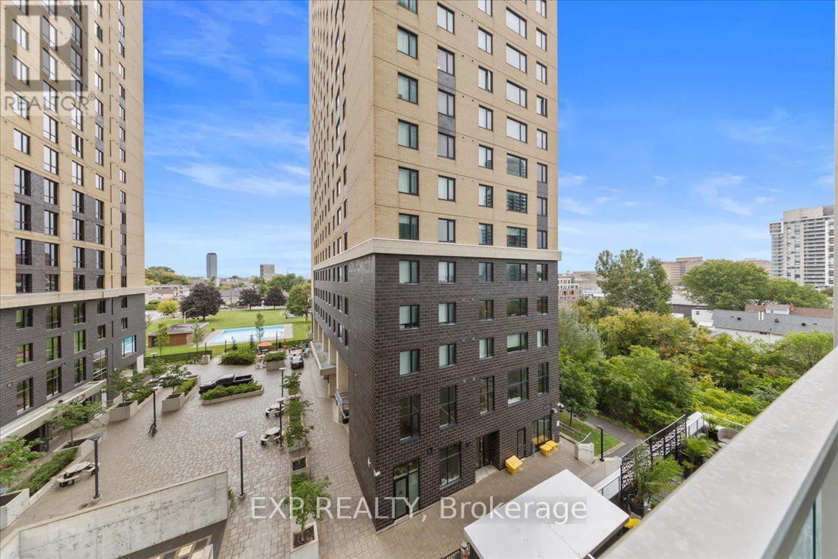 406 - 111 Champagne Avenue S, Ottawa, Ontario  K1S 5V3 - Photo 2 - X13799028