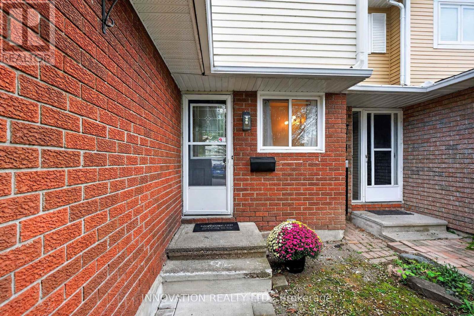 6429 Timothy Court, Ottawa, Ontario  K1C 3E5 - Photo 2 - X13799076
