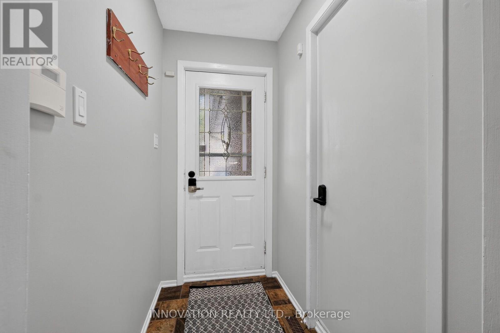6429 Timothy Court, Ottawa, Ontario  K1C 3E5 - Photo 3 - X13799076
