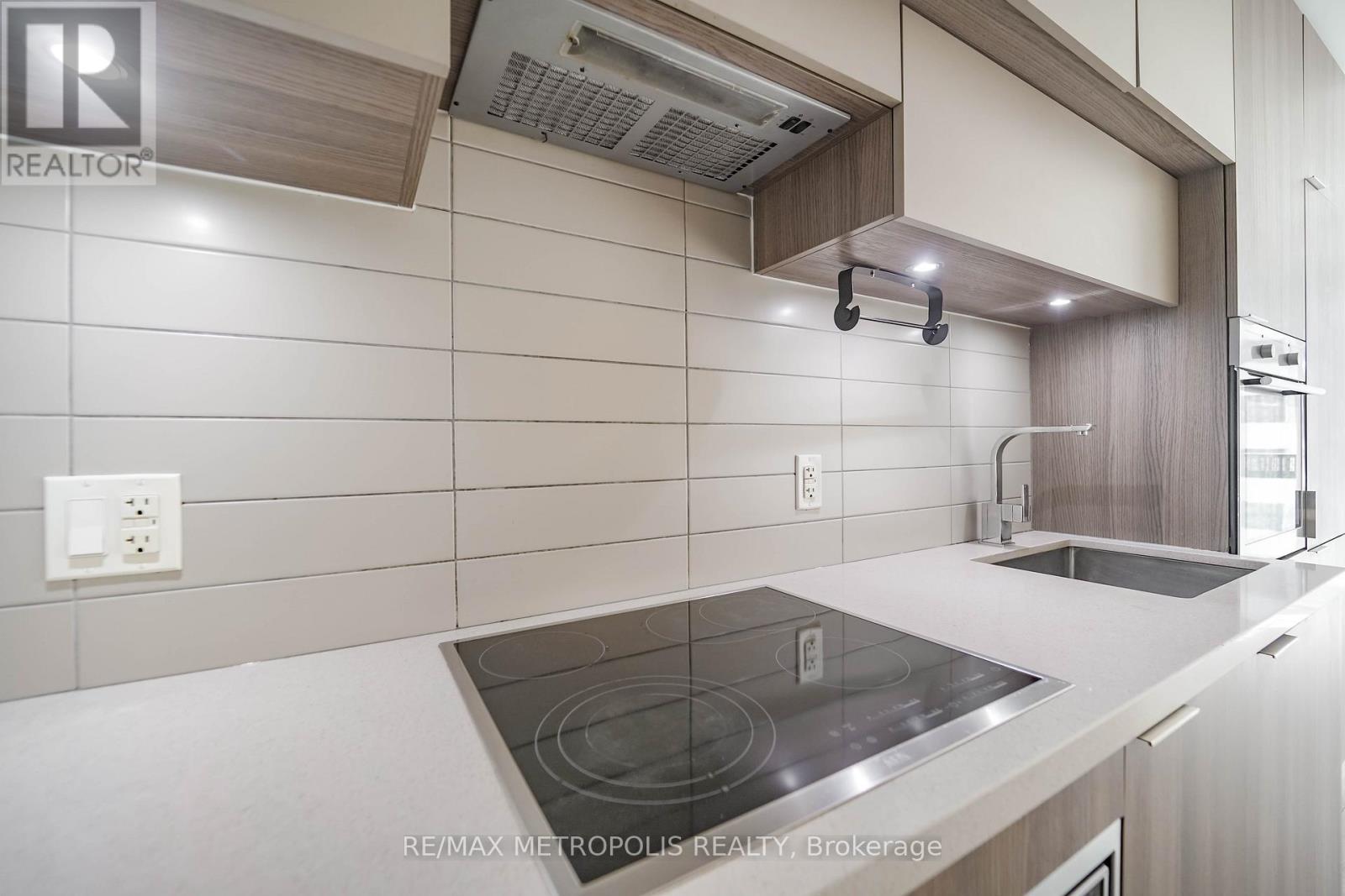 1504 - 8 Eglinton Avenue E, Toronto, Ontario  M4P 0C1 - Photo 14 - C13799178