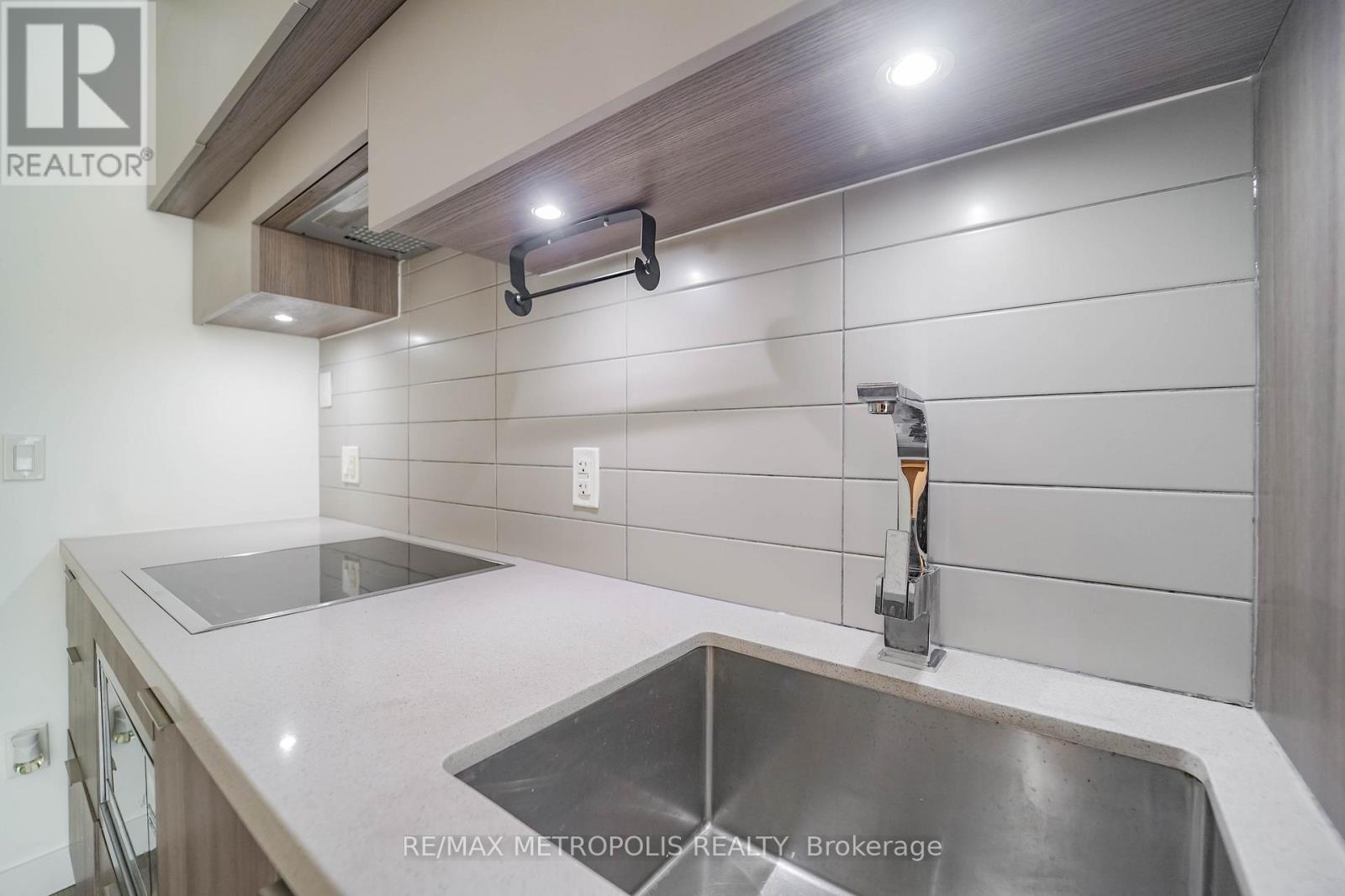 1504 - 8 Eglinton Avenue E, Toronto, Ontario  M4P 0C1 - Photo 15 - C13799178