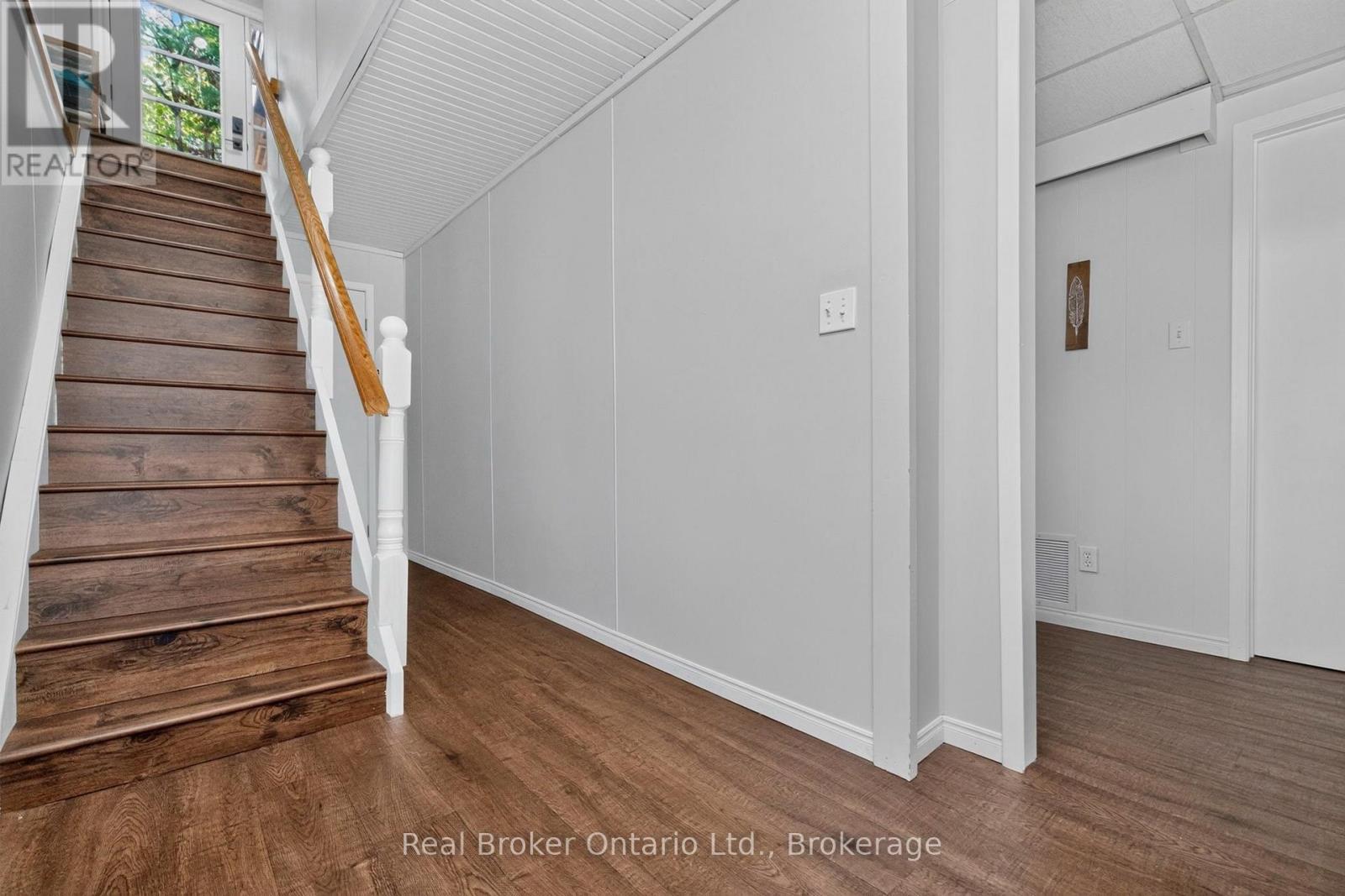 121 Lefaive Road, Tiny, Ontario L0L 2J0 - Photo 25 - S13799086