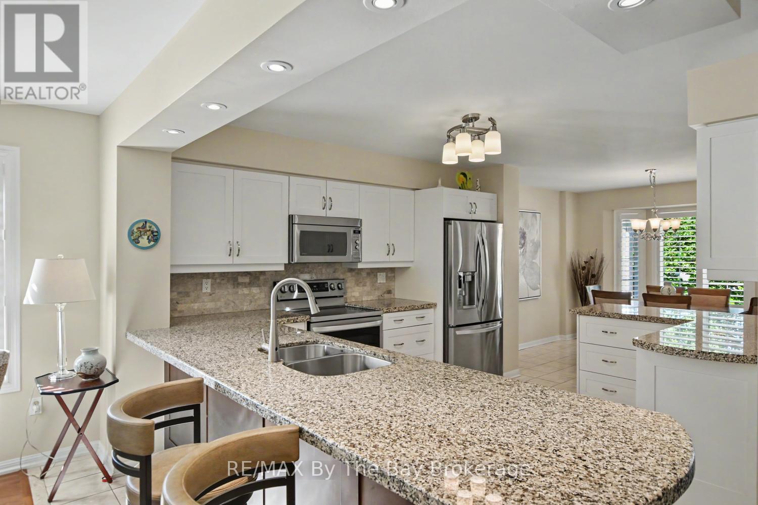 17 Marlwood Avenue, Wasaga Beach, Ontario  L9Z 1S9 - Photo 11 - S13799236
