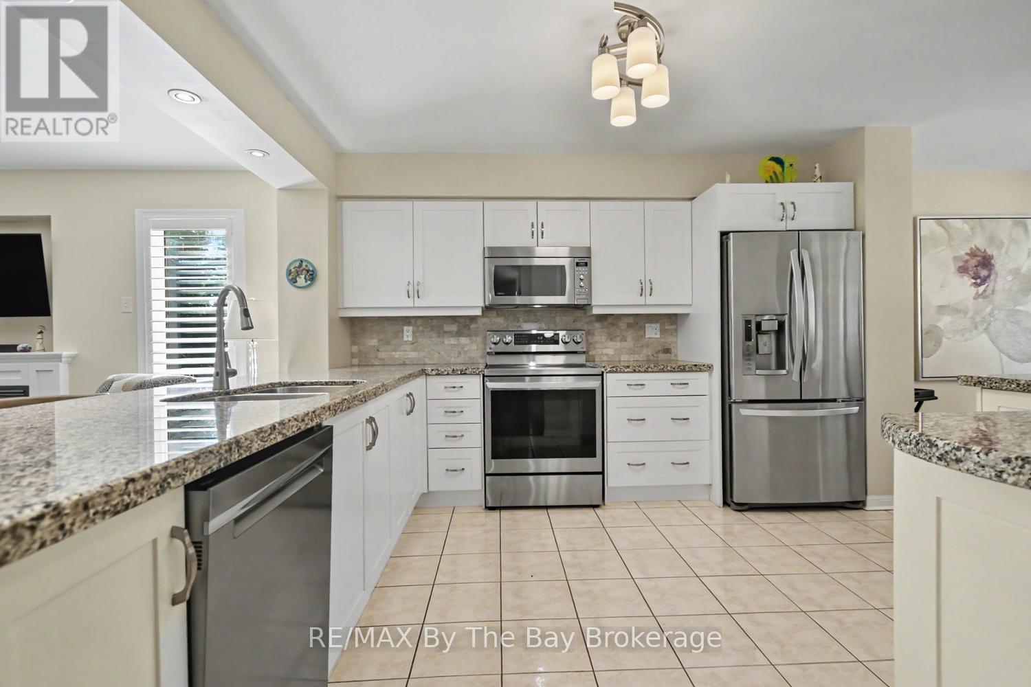 17 Marlwood Avenue, Wasaga Beach, Ontario  L9Z 1S9 - Photo 12 - S13799236