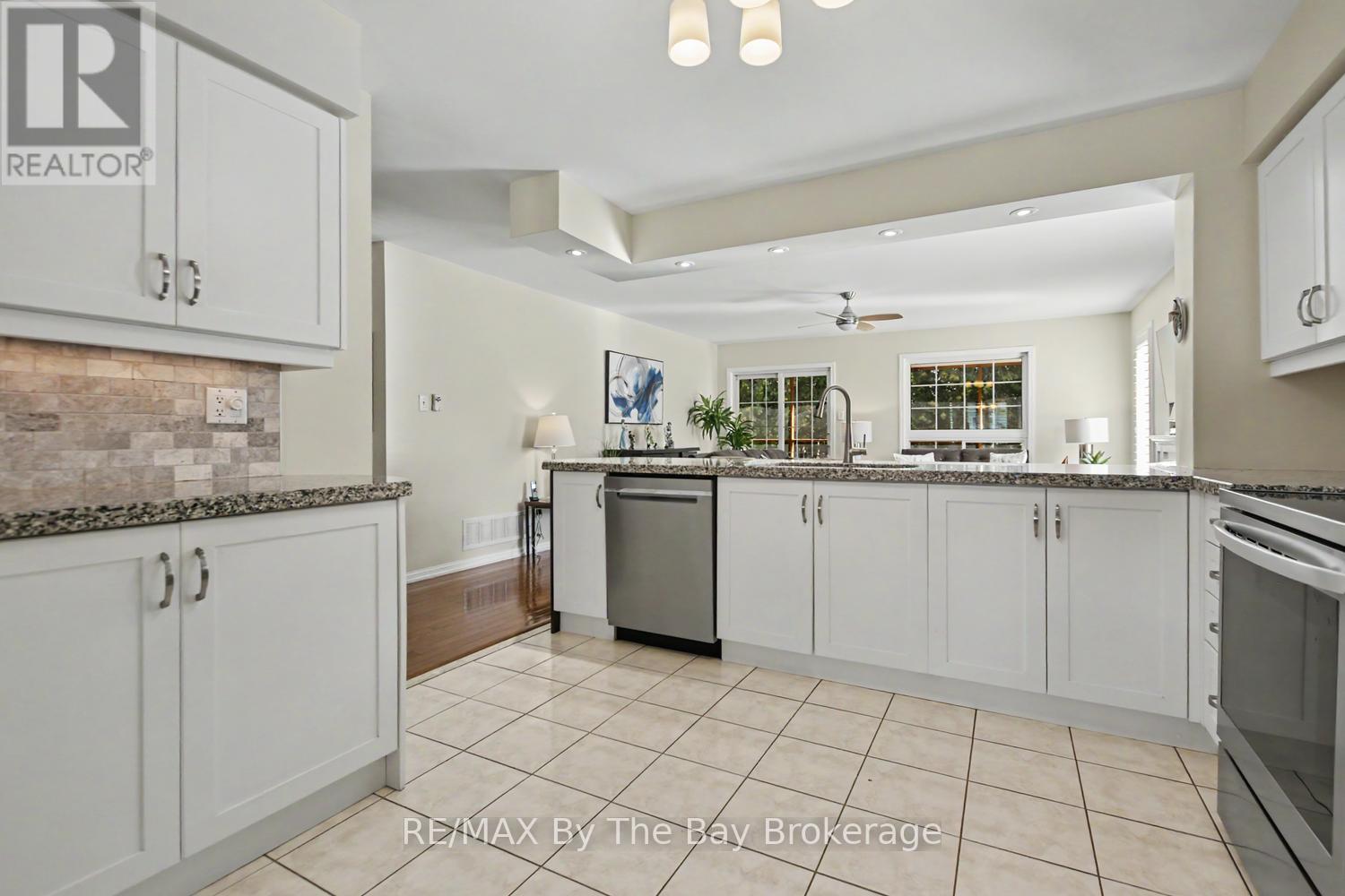 17 Marlwood Avenue, Wasaga Beach, Ontario  L9Z 1S9 - Photo 13 - S13799236