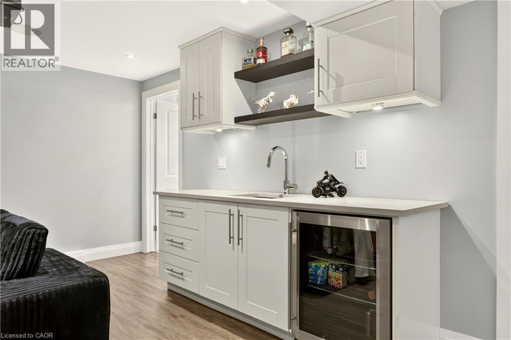 667 Sandcherry Drive, Burlington, Ontario  L7T 4L4 - Photo 39 - 40864392