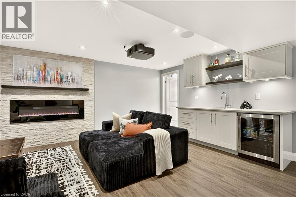 667 Sandcherry Drive, Burlington, Ontario  L7T 4L4 - Photo 40 - 40864392