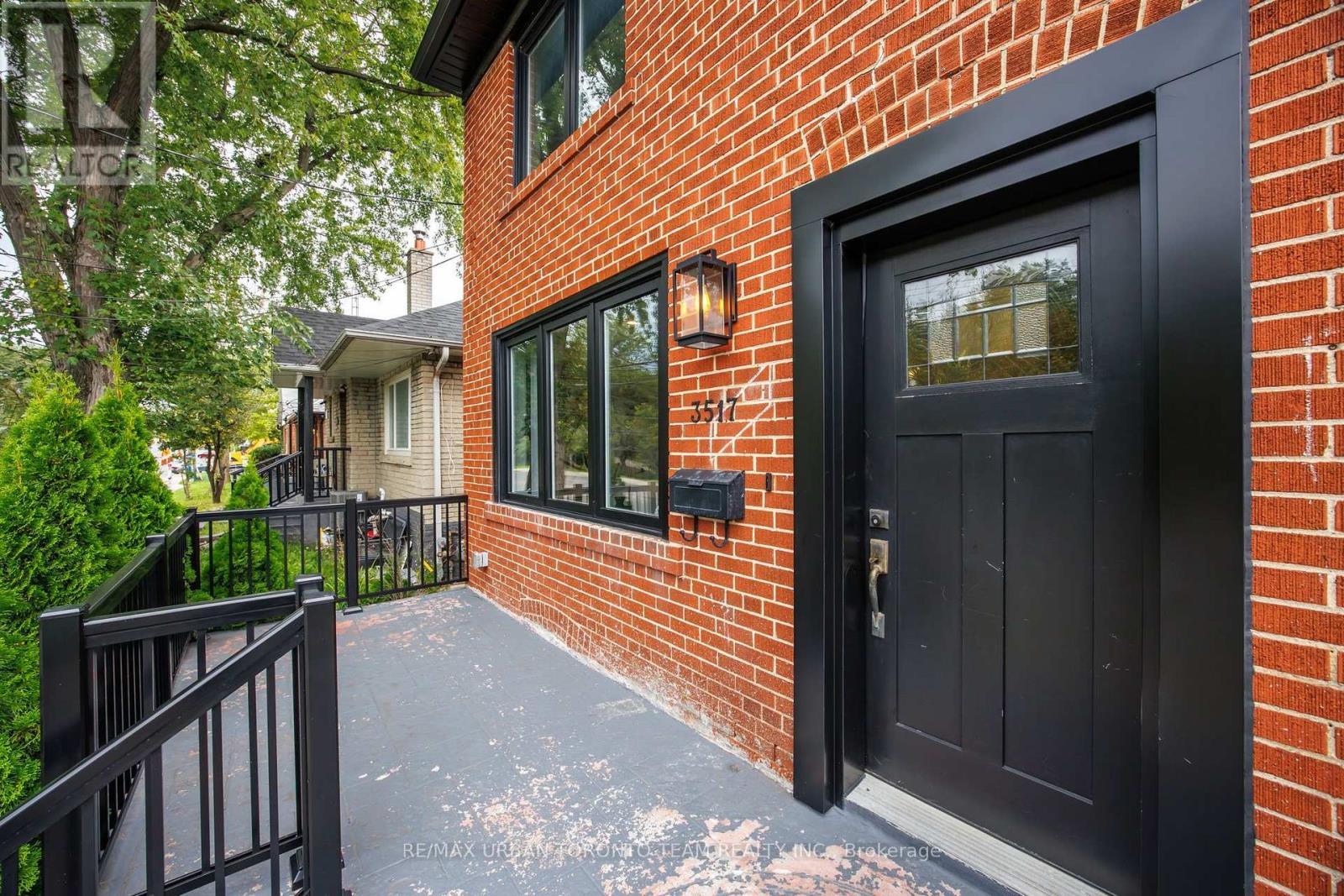 3517 St Clair Avenue E, Toronto, Ontario  M1K 1L4 - Photo 2 - E13799098