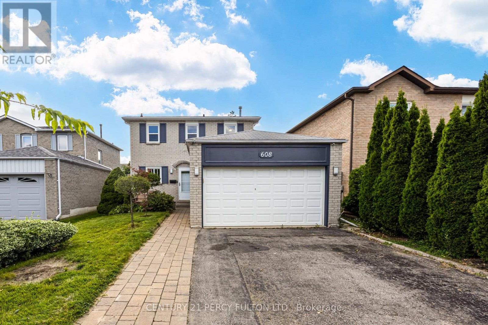 608 Beckworth Square, Pickering, Ontario  L1V 3X4 - Photo 1 - E13799146