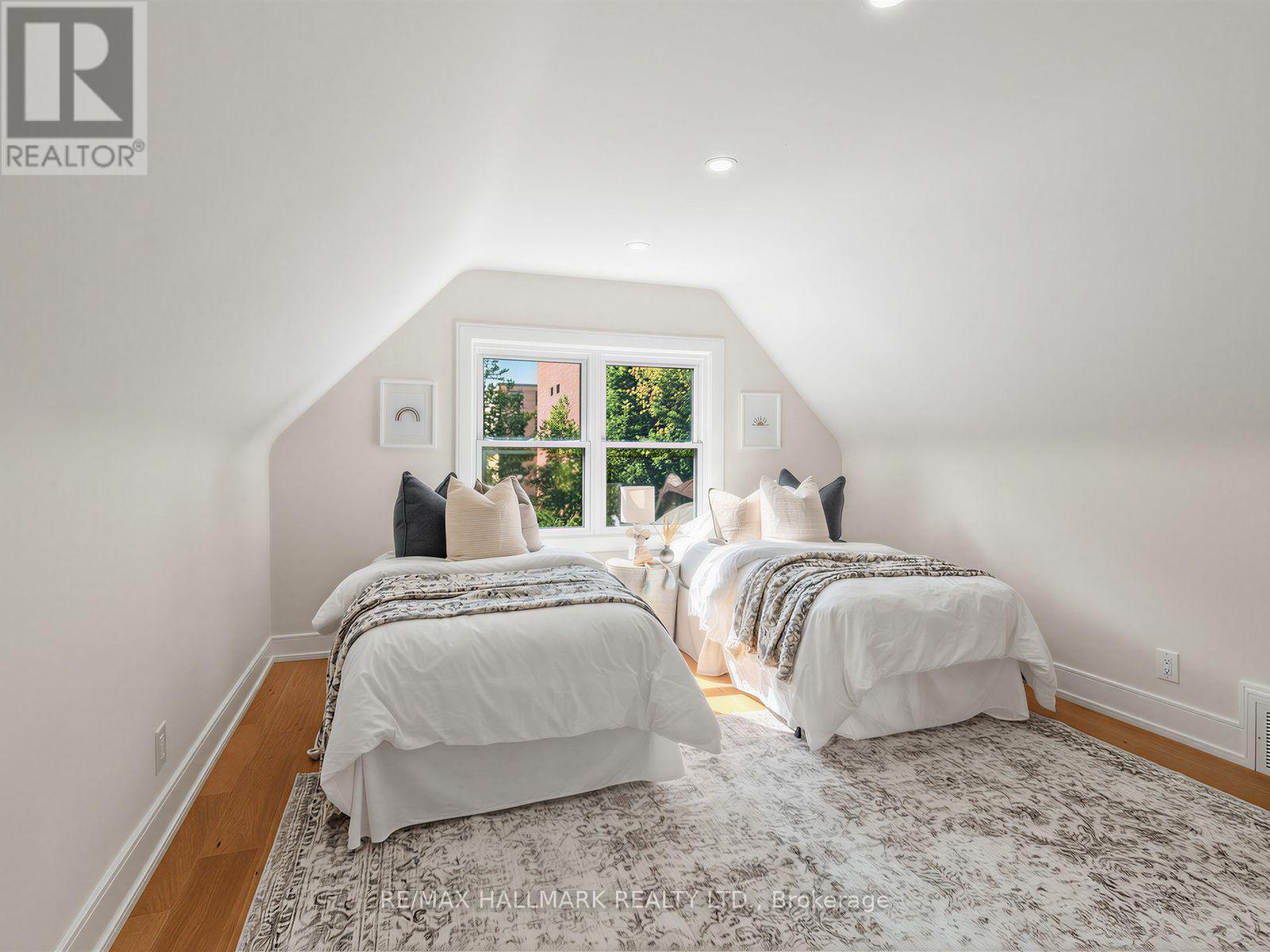109 Glencrest Boulevard, Toronto, Ontario  M4B 1L9 - Photo 21 - E13799220