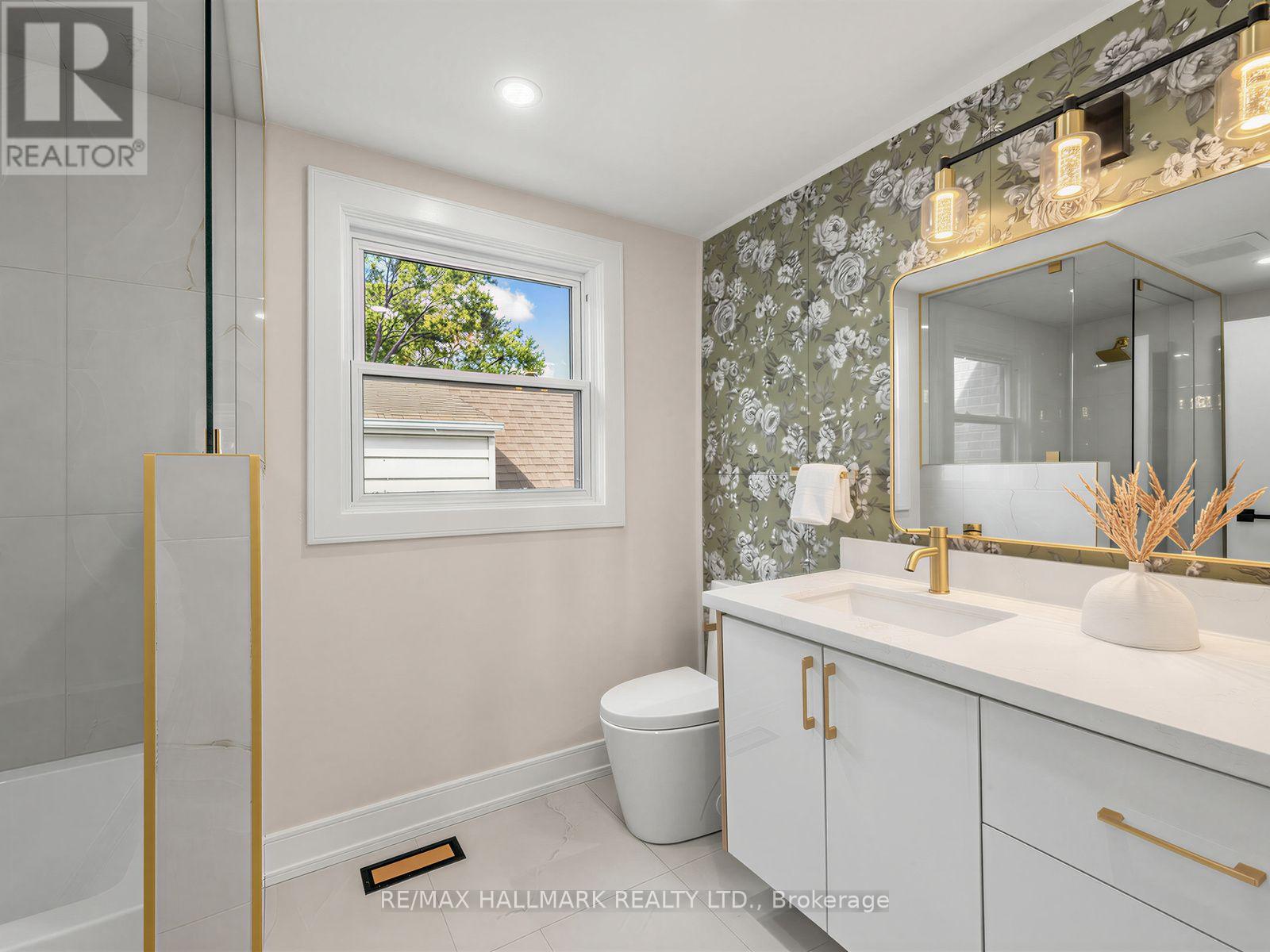 109 Glencrest Boulevard, Toronto, Ontario  M4B 1L9 - Photo 28 - E13799220