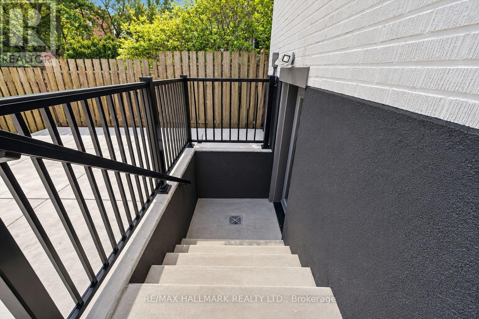109 Glencrest Boulevard, Toronto, Ontario  M4B 1L9 - Photo 30 - E13799220