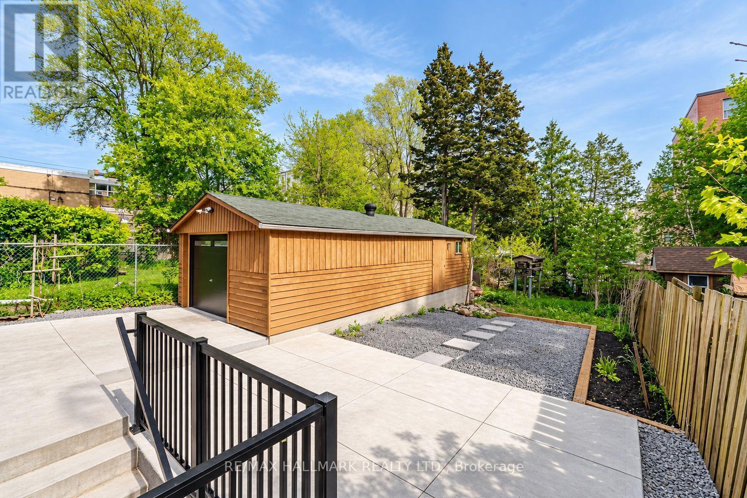 109 Glencrest Boulevard, Toronto, Ontario  M4B 1L9 - Photo 42 - E13799220