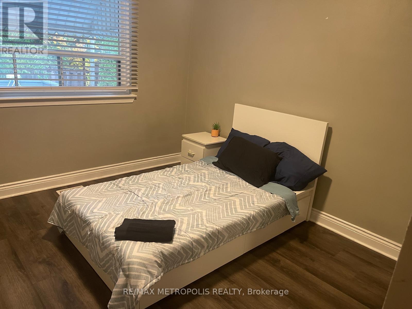 Upper - 99 Overture Road, Toronto, Ontario  M1E 2W3 - Photo 14 - E13799268