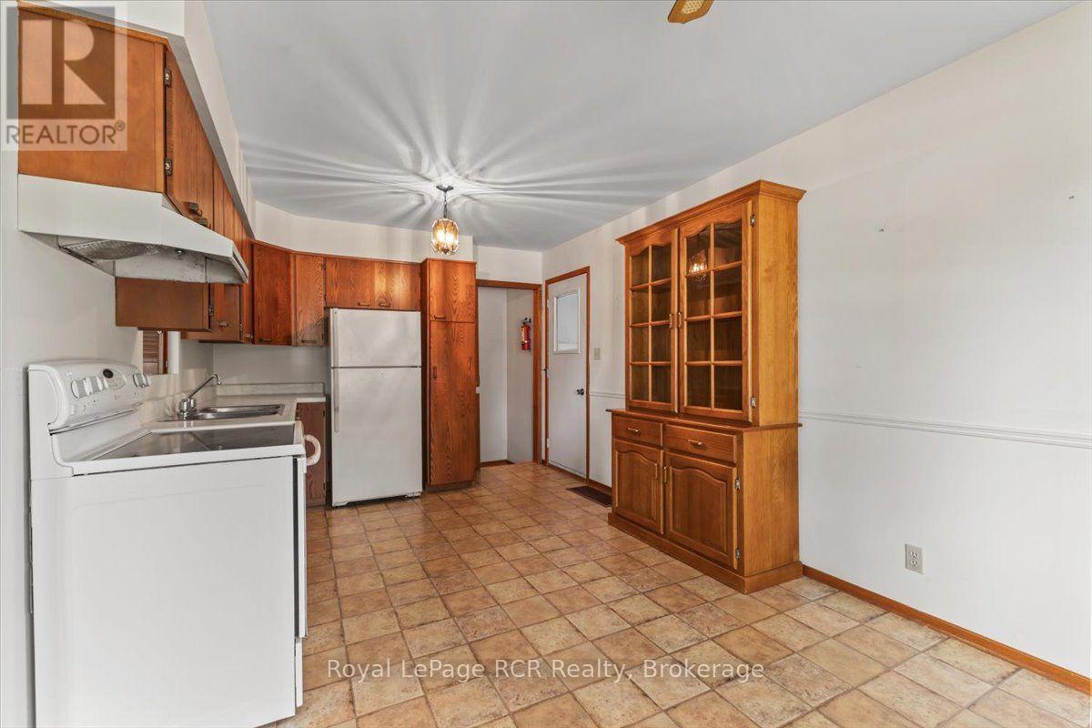 527 2nd A Street, Hanover, Ontario  N4N 3P6 - Photo 8 - X13799090