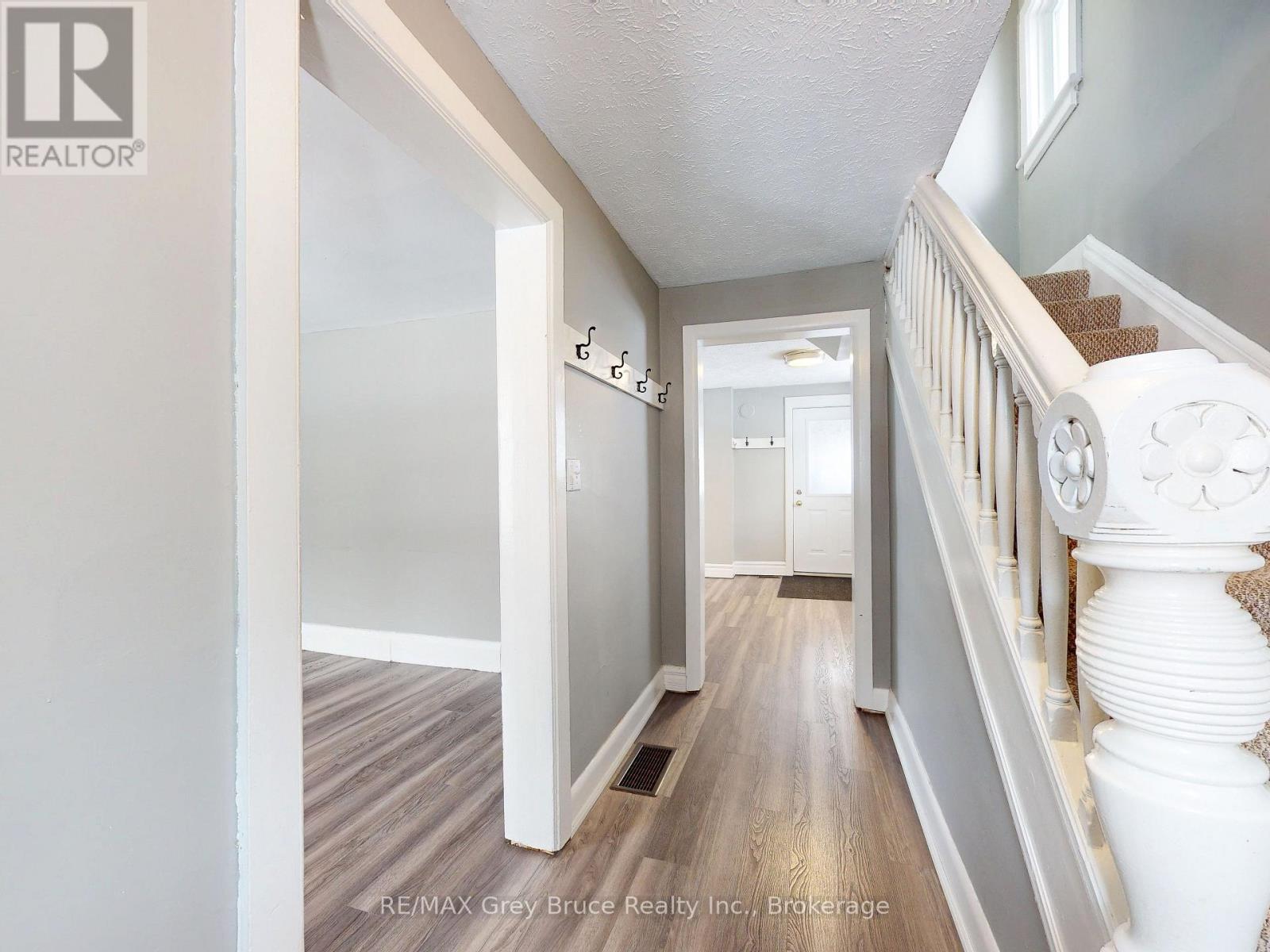 690 8th Street E, Owen Sound, Ontario  N4K 1L8 - Photo 15 - X13799112