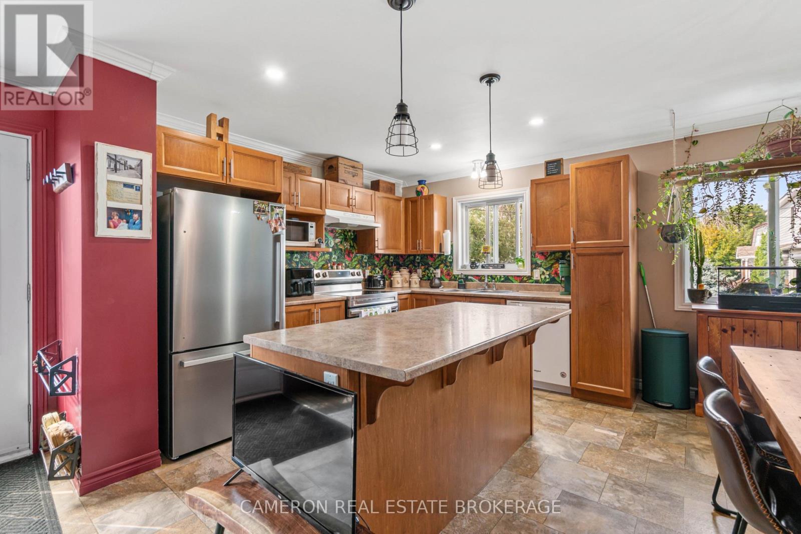 327 Clarke Avenue, Cornwall, Ontario  K6J 4G6 - Photo 5 - X13799182