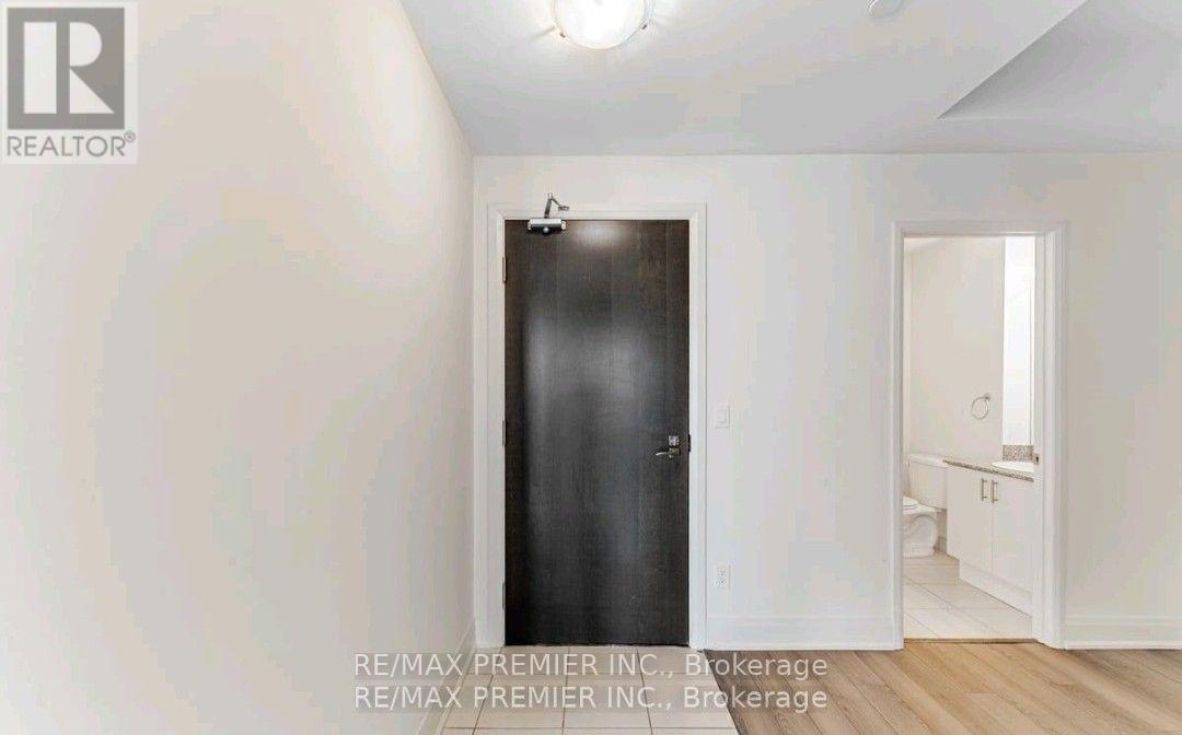 1106 - 2900 Highway 7 Road, Vaughan (Concord), Ontario  L4K 0G3 - Photo 4 - N13799128