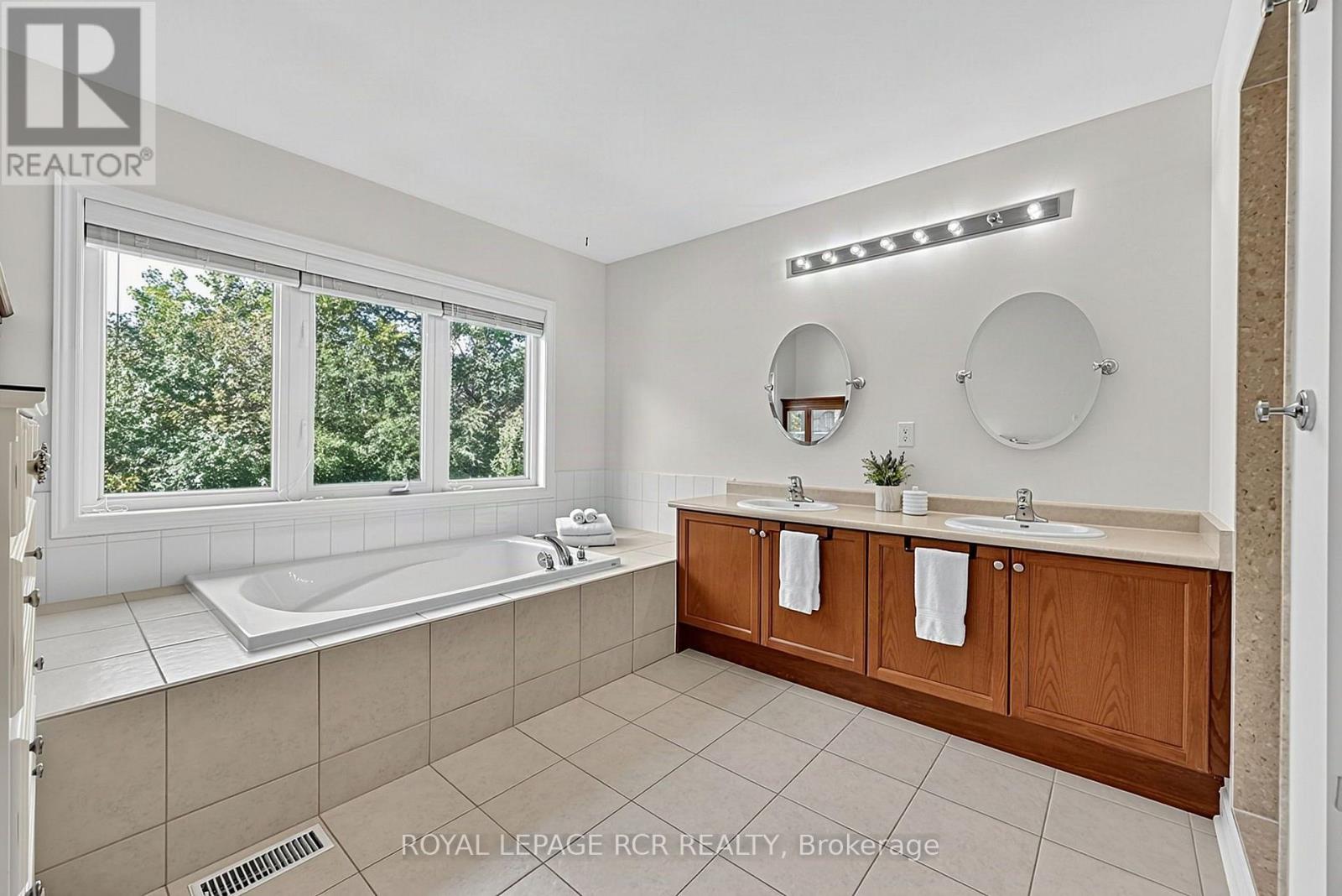 98 Greenforest Grove, Whitchurch-Stouffville, Ontario  L4A 1S7 - Photo 20 - N13799148
