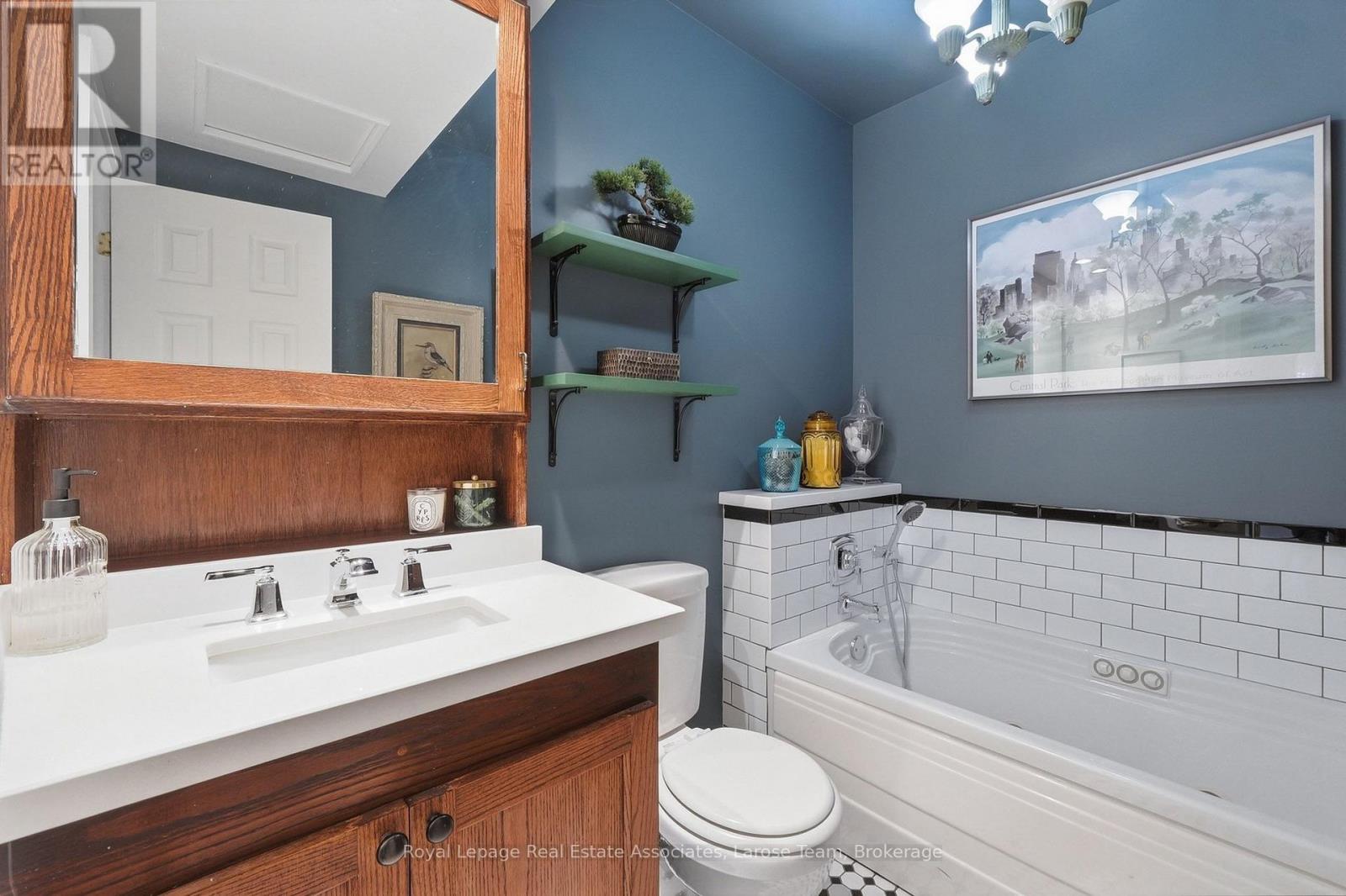 1511 Leda Avenue, Mississauga, Ontario  L5G 4B9 - Photo 26 - W13799000