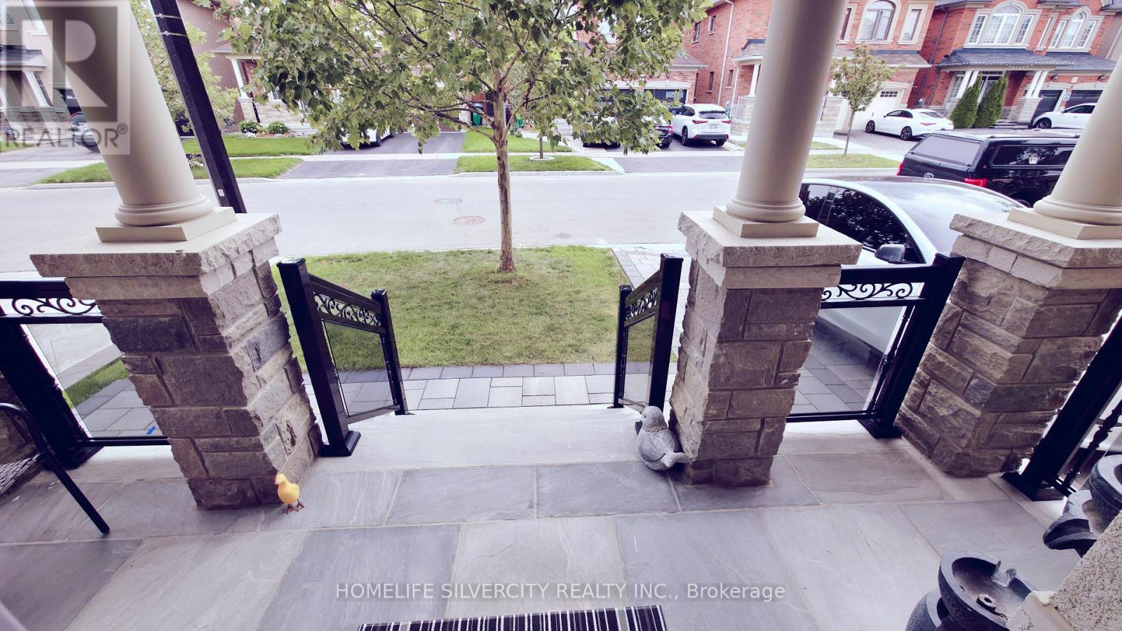 5 Magical Road, Brampton, Ontario  L7A 4R1 - Photo 2 - W13799016