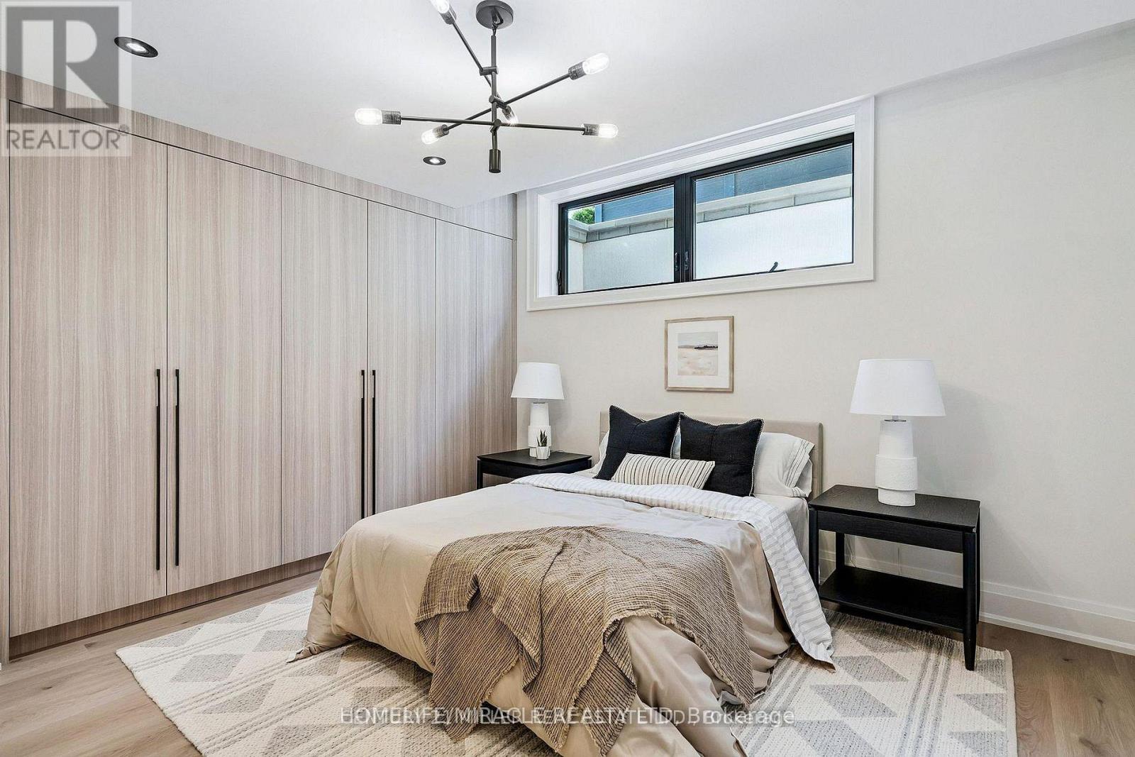 517 Stafford Drive, Oakville, Ontario  L6L 4M4 - Photo 27 - W13799022