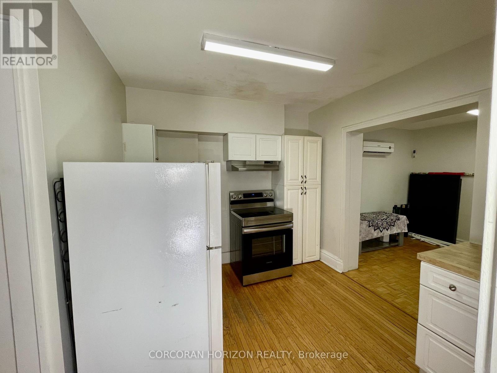 3 - 2257 Dundas Street W, Toronto, Ontario  M6R 1X6 - Photo 2 - W13799058