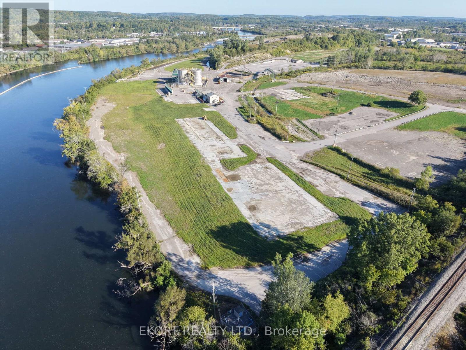 300 Marmora Street, Quinte West, Ontario  K8V 2J5 - Photo 2 - X12771820