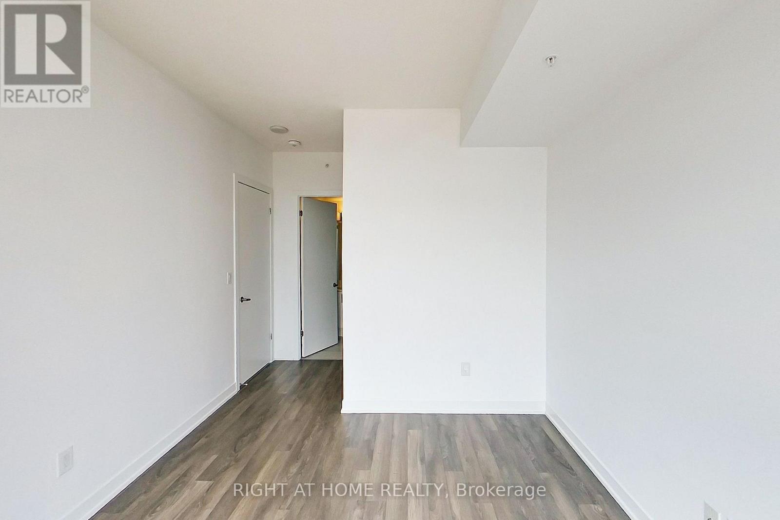 1208 - 550 North Service Road, Grimsby, Ontario  L3M 0H9 - Photo 13 - X13799064