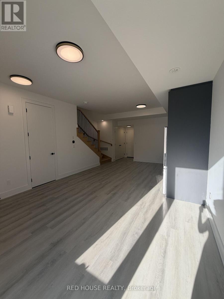 234 Ellis Avenue, St. Catharines, Ontario  L2P 0H2 - Photo 4 - X13799066