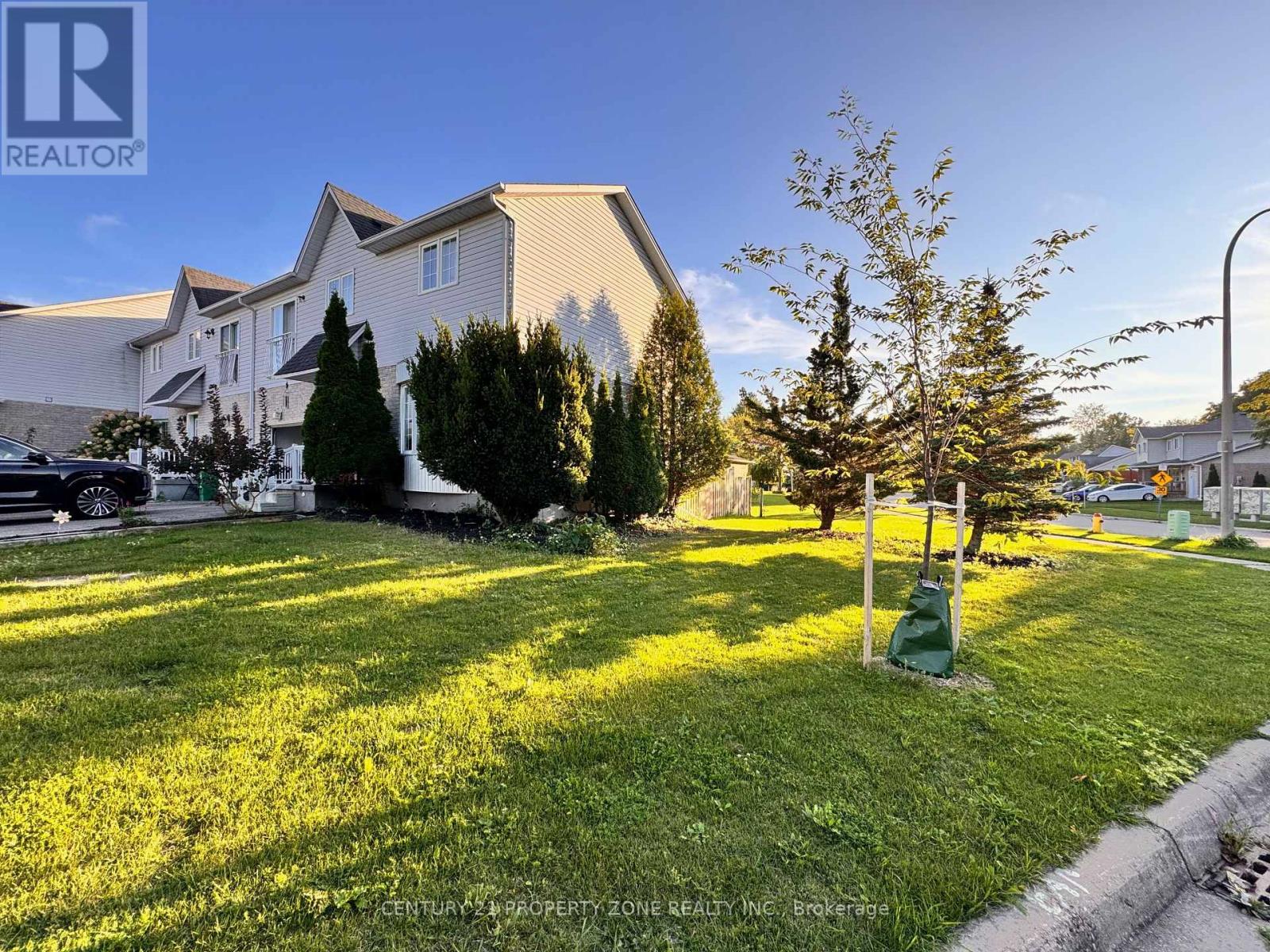 1 Golden Terrace Court, Kitchener, Ontario  N2N 3L2 - Photo 4 - X13799104