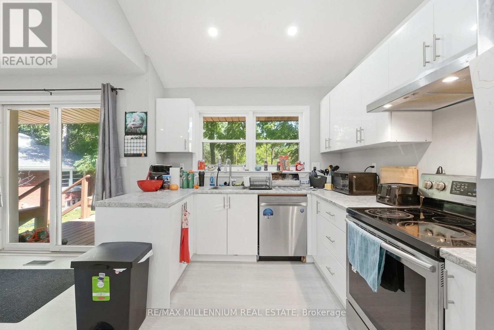 22 Montgomery Road, St. Thomas, Ontario  N5R 1S5 - Photo 11 - X13799106